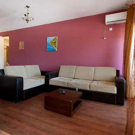 Art I Apartments Ulcinj Exterior photo