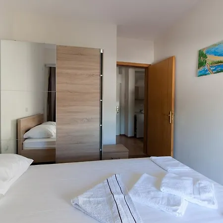 Art I Apartments Ulcinj Exterior photo
